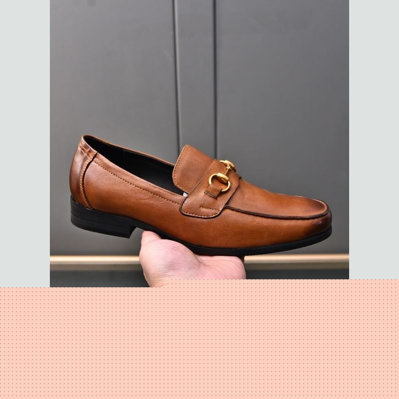 G*u*i leather shoes